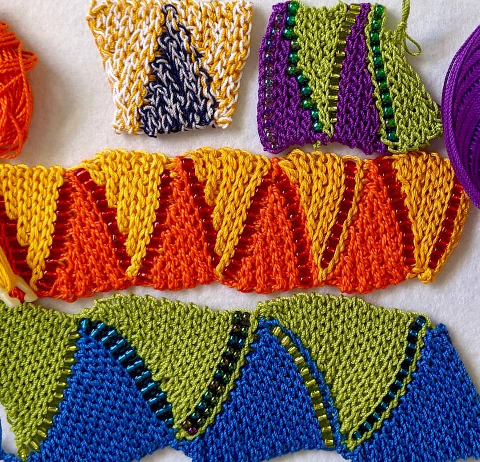 A directory of crochet rib stitch patterns and ribbing techniques - Dora  Does